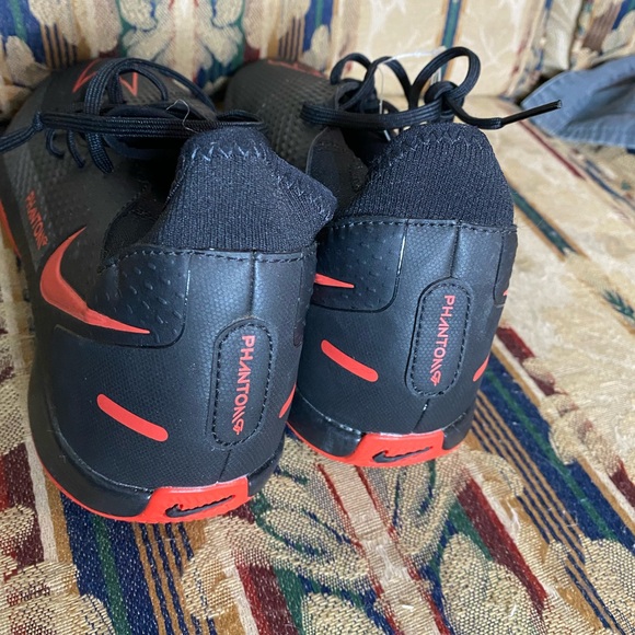 Nike Phantom GT Academy IC Black Chile Red NWT leather men’s 7.5 soccer leather - Picture 7 of 8